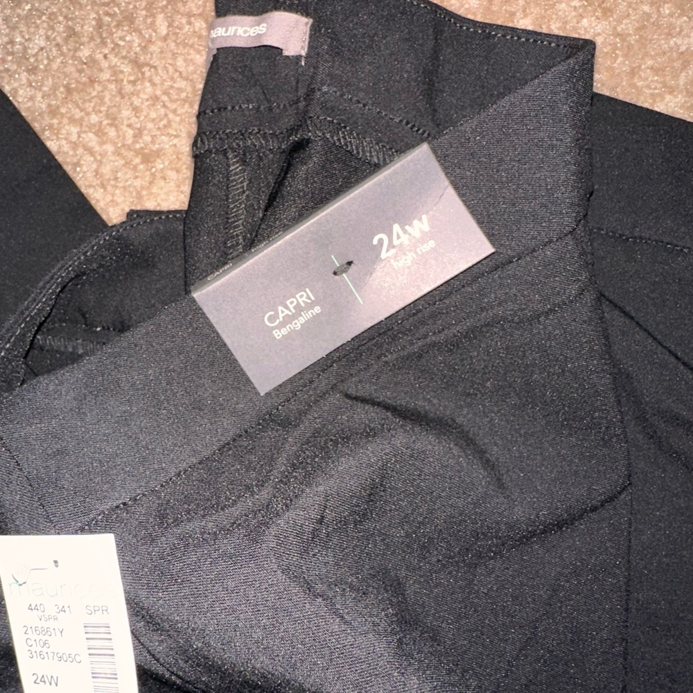COPY - NWT women’s plus size dressy capris. Maurice's size 24 24W - Picture 4 of 7